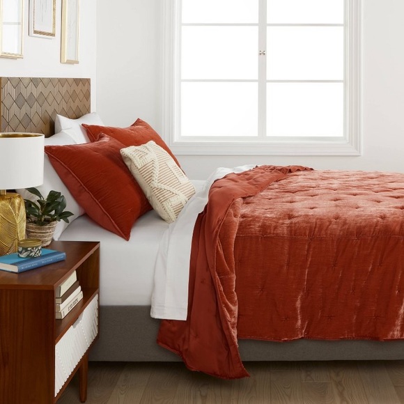 Opalhouse Bedding Opalhouse New Tufted Stitch Velvet Quilt Bronze